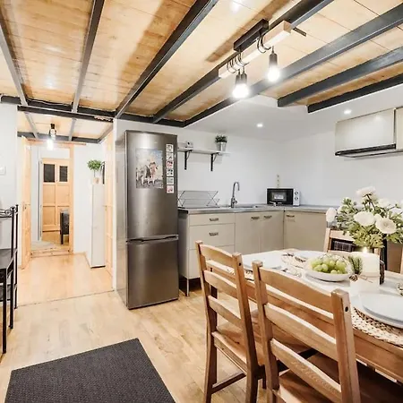 Del Apartment